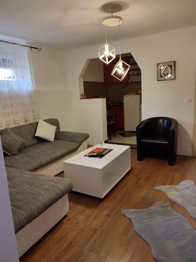 V&J Apartments Podgorica Exterior photo